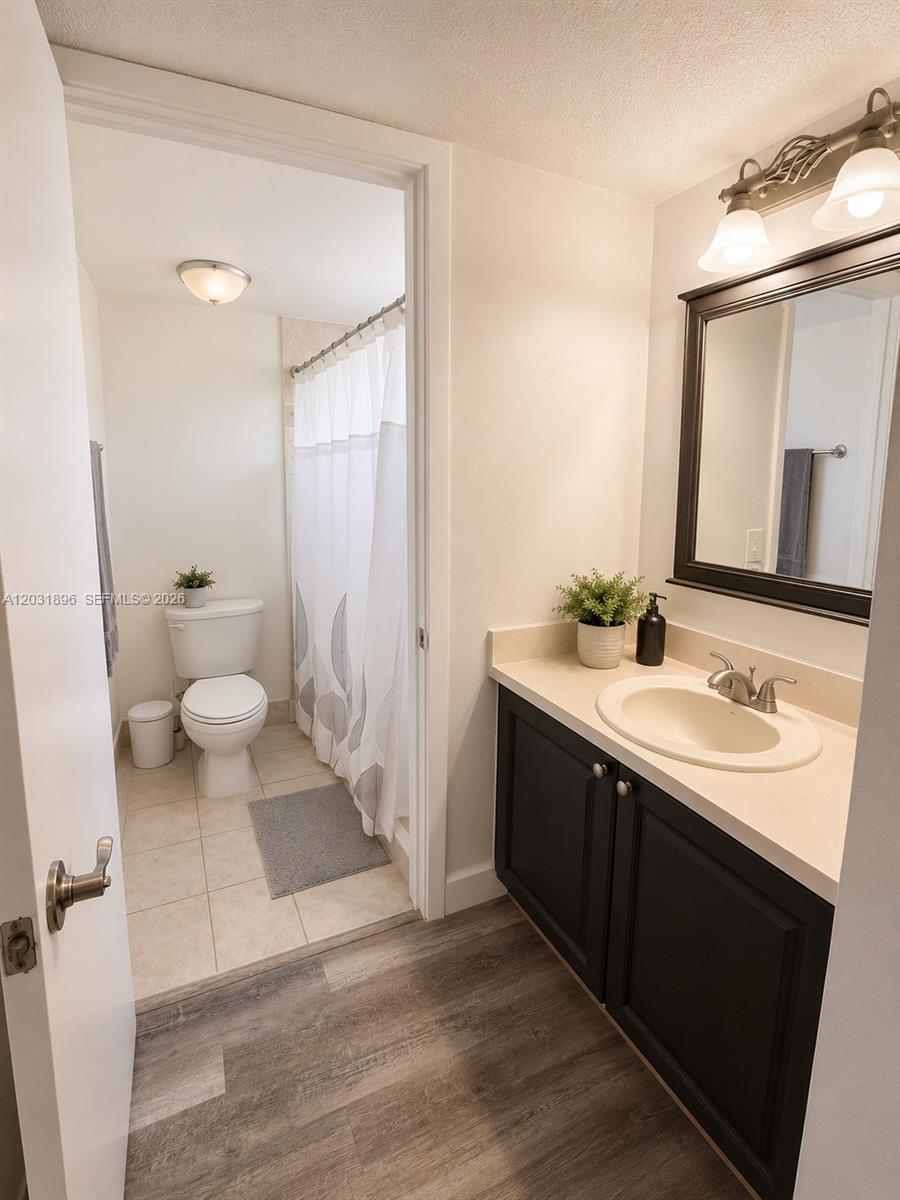 1150 Collins Avenue 204 Property Photo 7