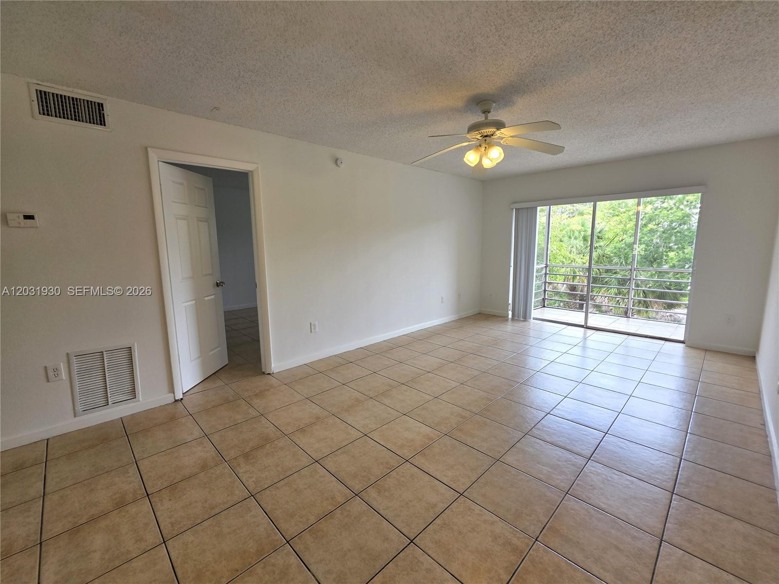 2800 Nw 56th Avenue E303 Property Photo 2