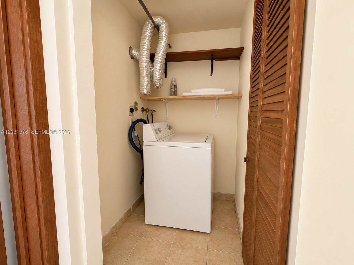 3719 Riverside Drive Property Photo 19