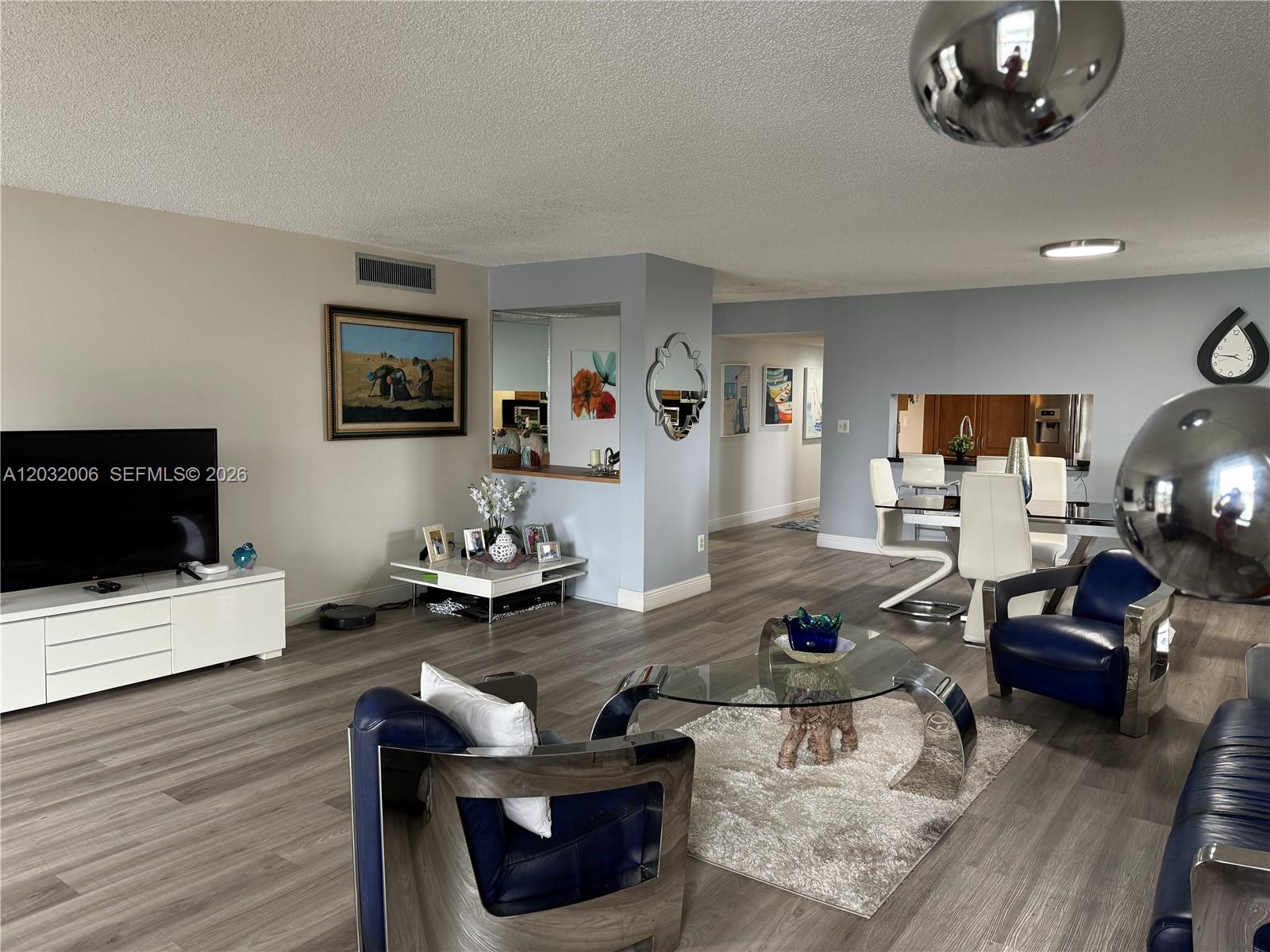16051 Blatt Boulevard 401 Property Photo 8
