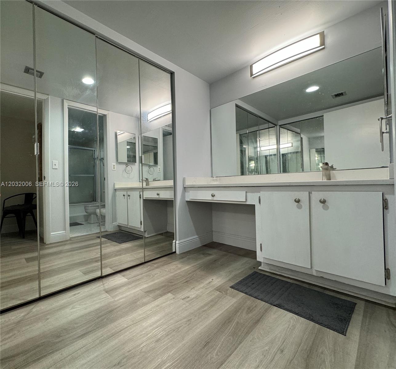 16051 Blatt Boulevard 401 Property Photo 25
