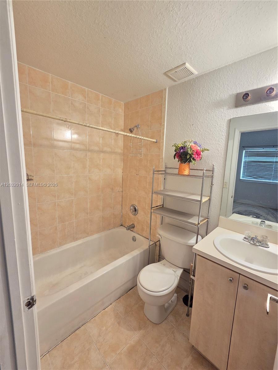 7989 Nw 8th Street 108d Property Photo 8