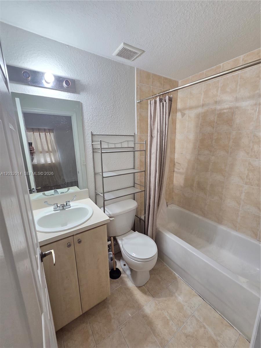 7989 Nw 8th Street 108d Property Photo 9