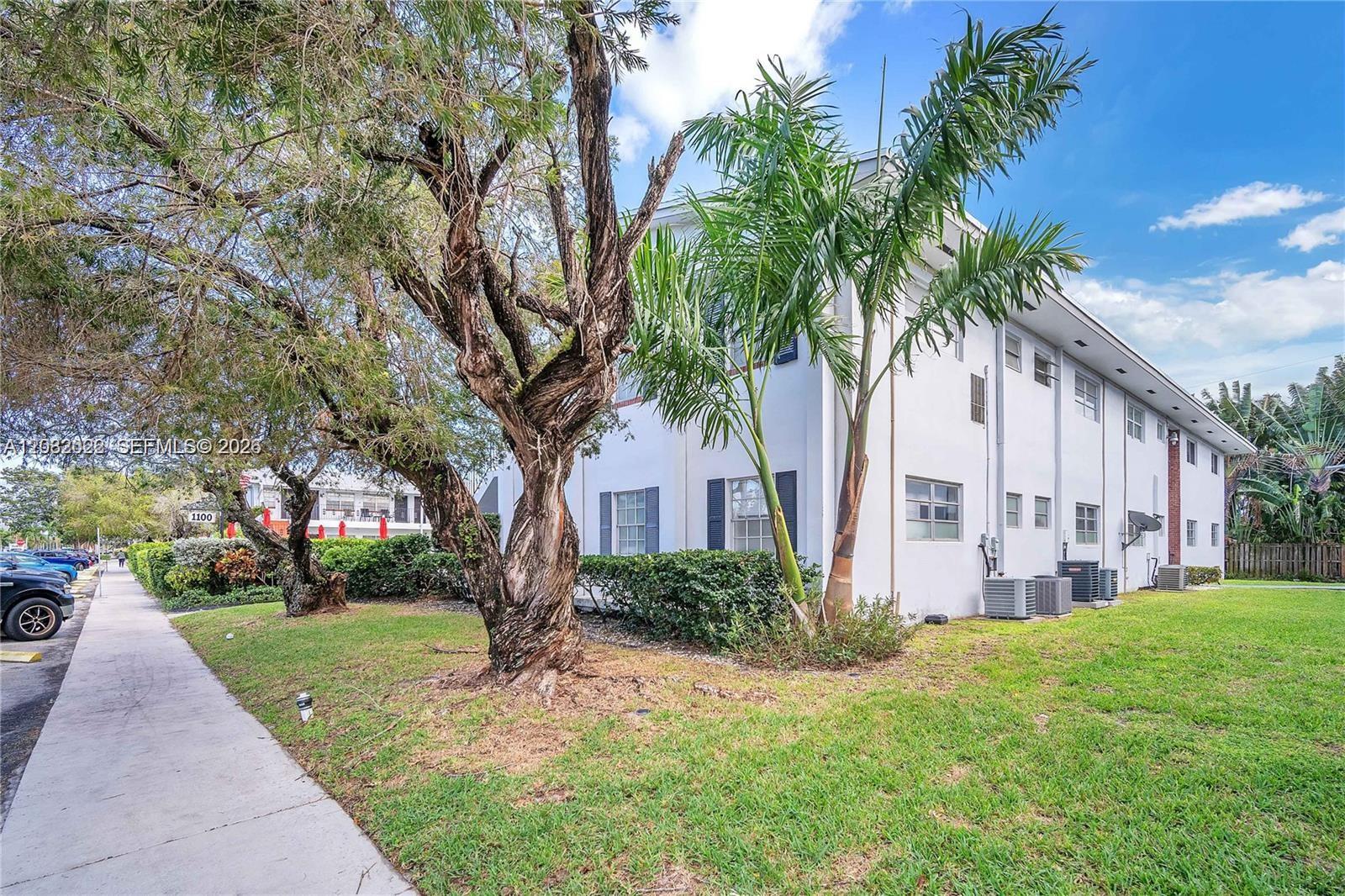 1100 Atlantic Shores Boulevard 405 Property Photo 2