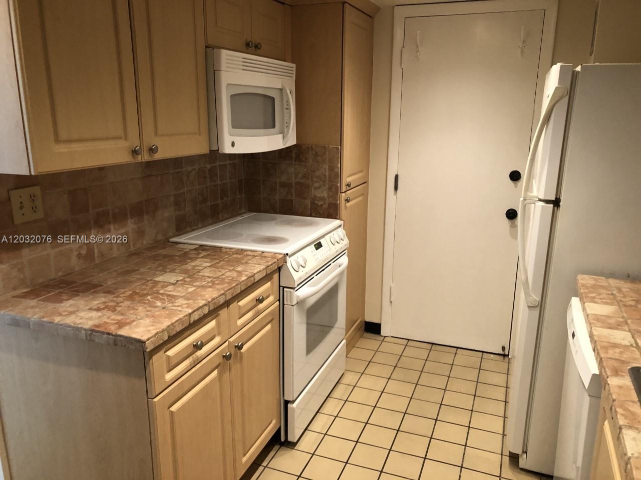 150 Ocean Lane Drive 4b Property Photo 13