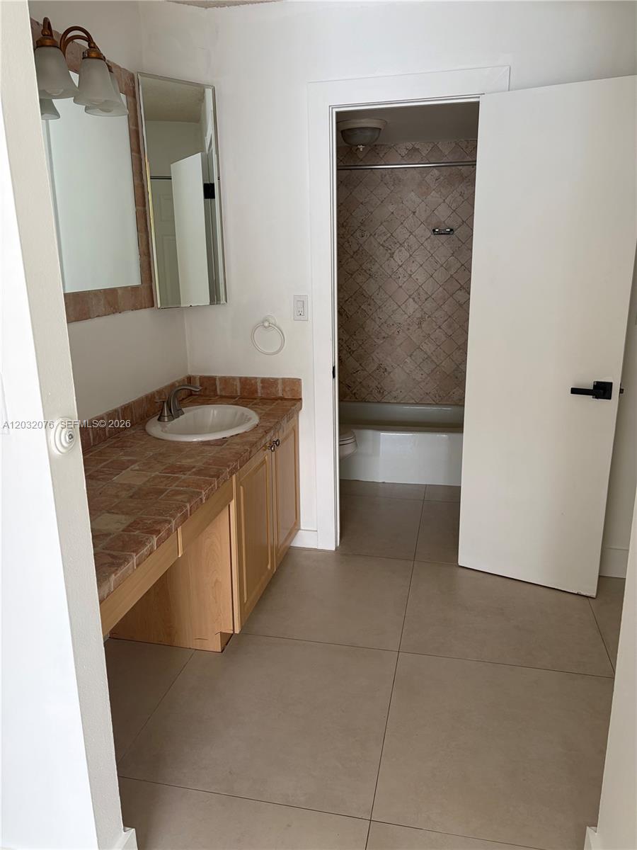 150 Ocean Lane Drive 4b Property Photo 25