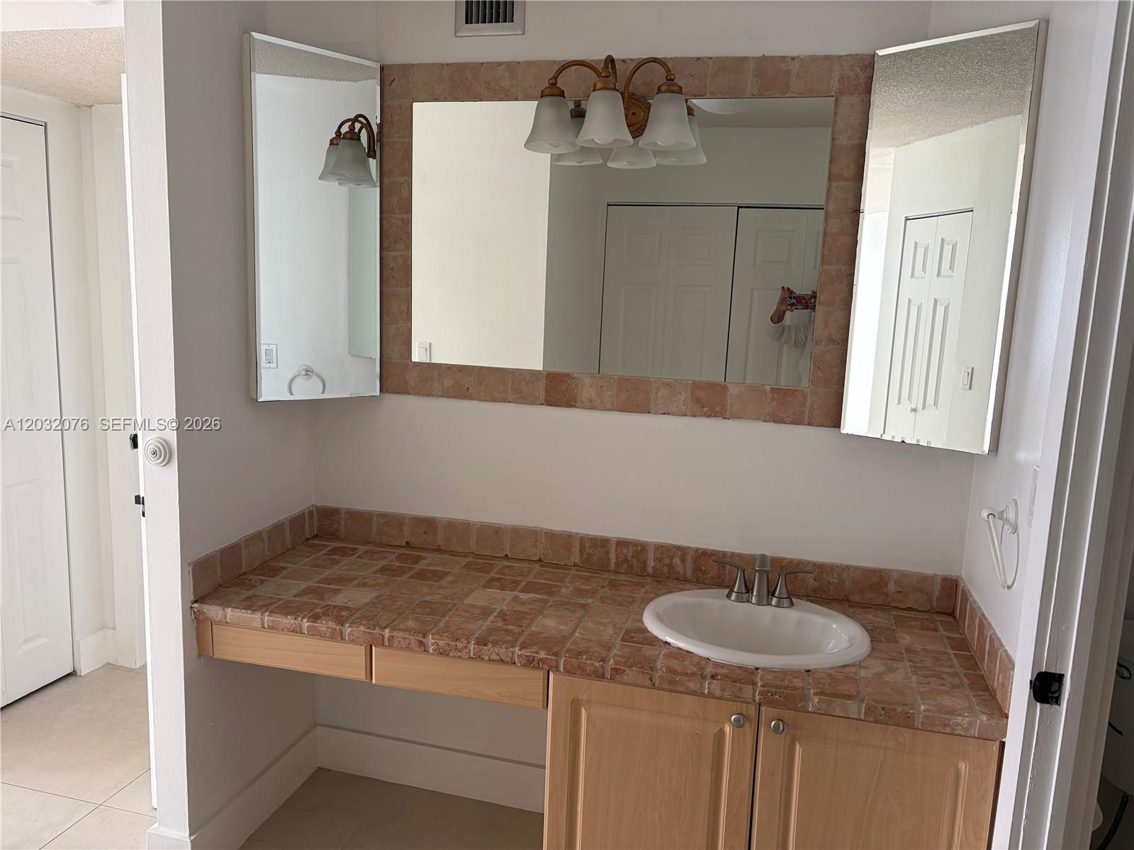 150 Ocean Lane Drive 4b Property Photo 27