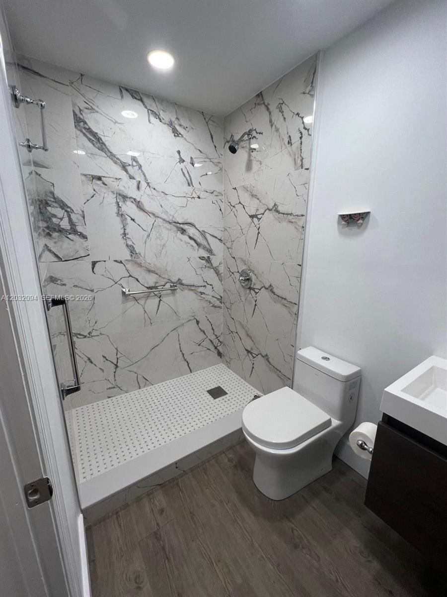 6492 Sw 25th Street Property Photo 4