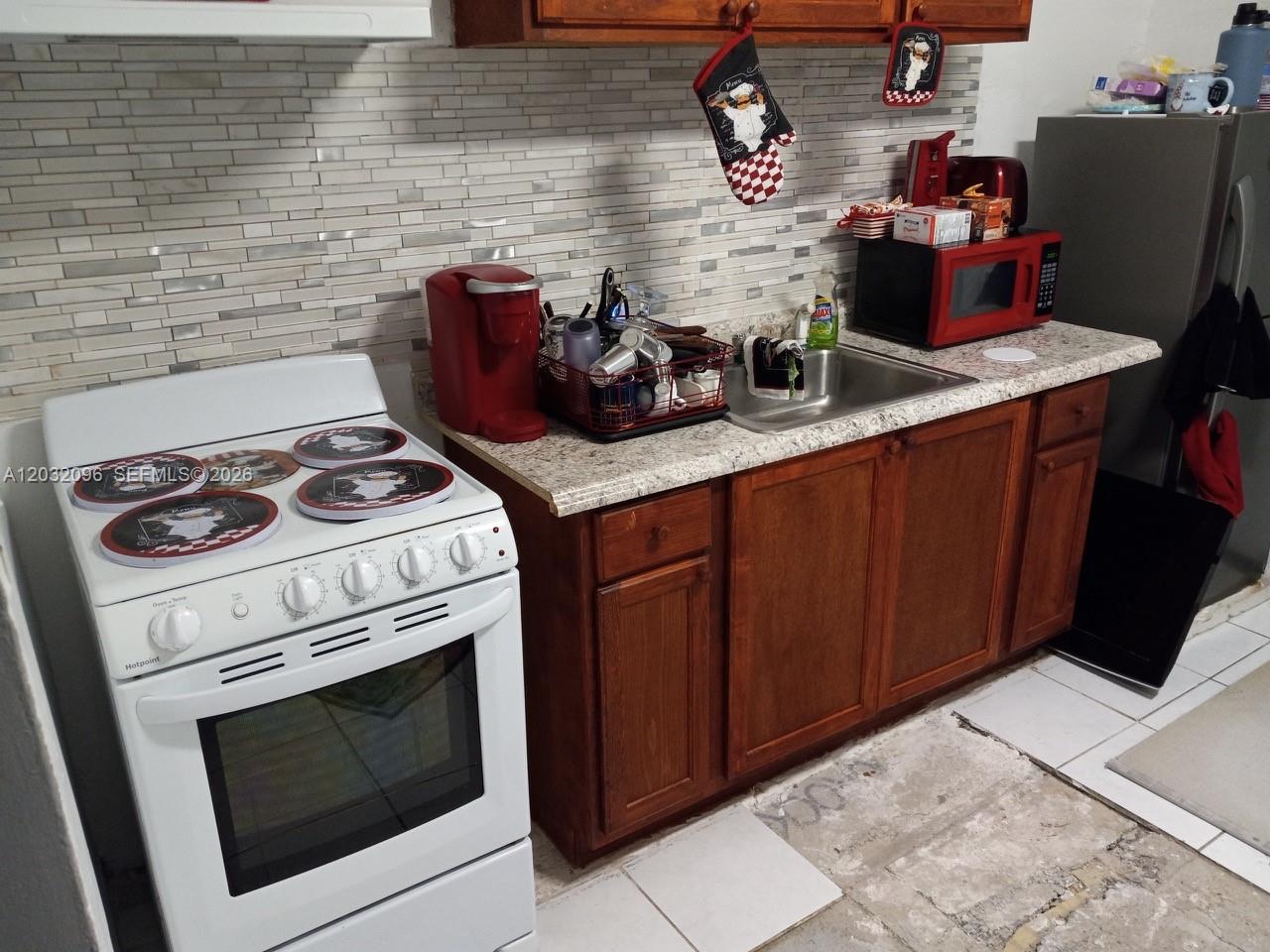 1100 Nw 57th Street Property Photo 3