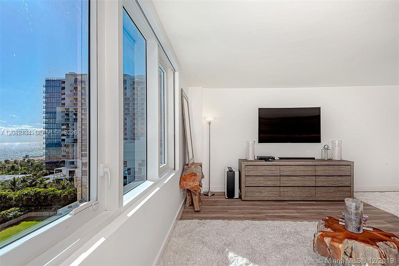 2301 Collins Avenue 843 Property Photo 11