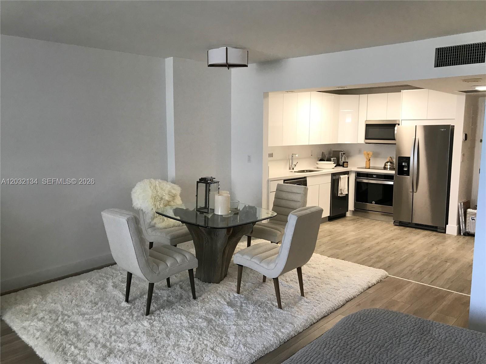 2301 Collins Avenue 843 Property Photo 13