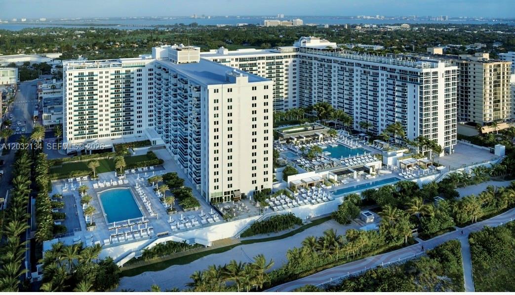 2301 Collins Avenue 843 Property Photo 19