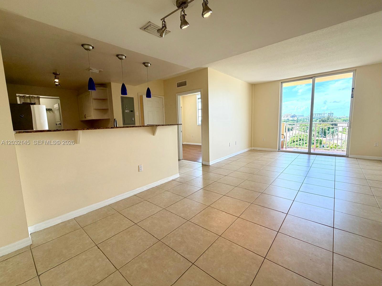 215 SW 42nd Avenue 708 Property Photo 1