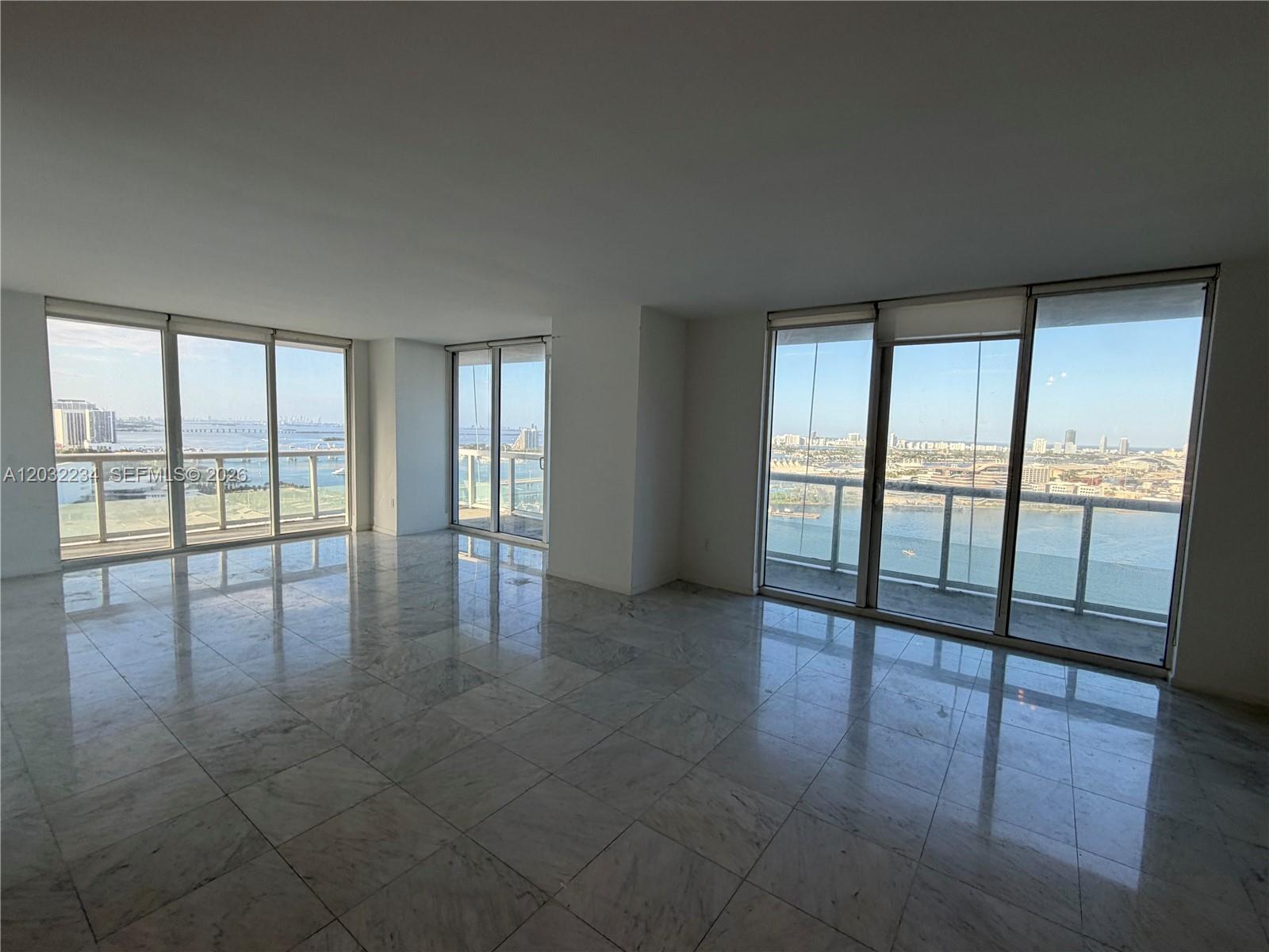 50 Biscayne Boulevard 2902 Property Photo 6