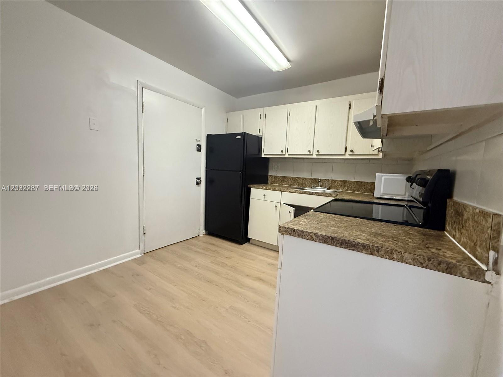 12215 W Dixie Highway 306 Property Photo 2