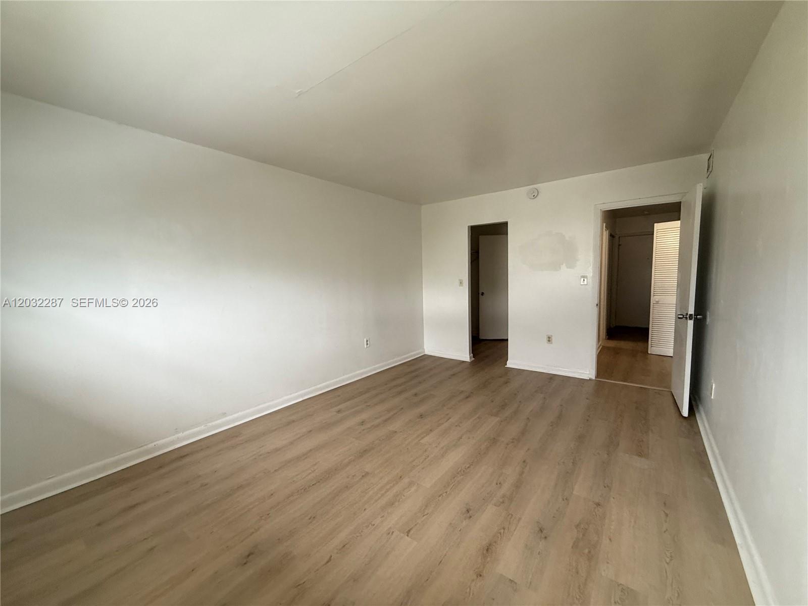 12215 W Dixie Highway 306 Property Photo 9