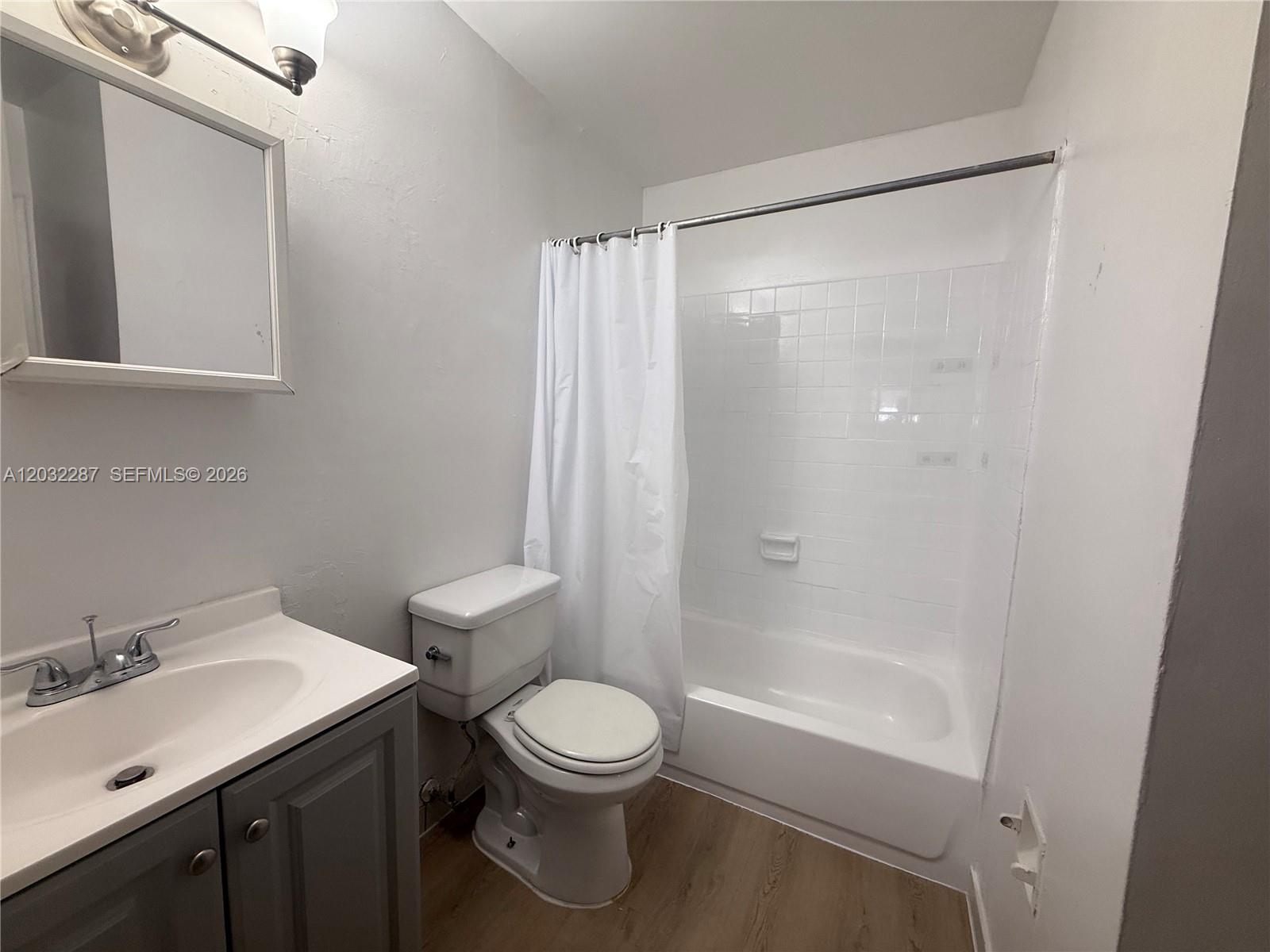 12215 W Dixie Highway 306 Property Photo 11