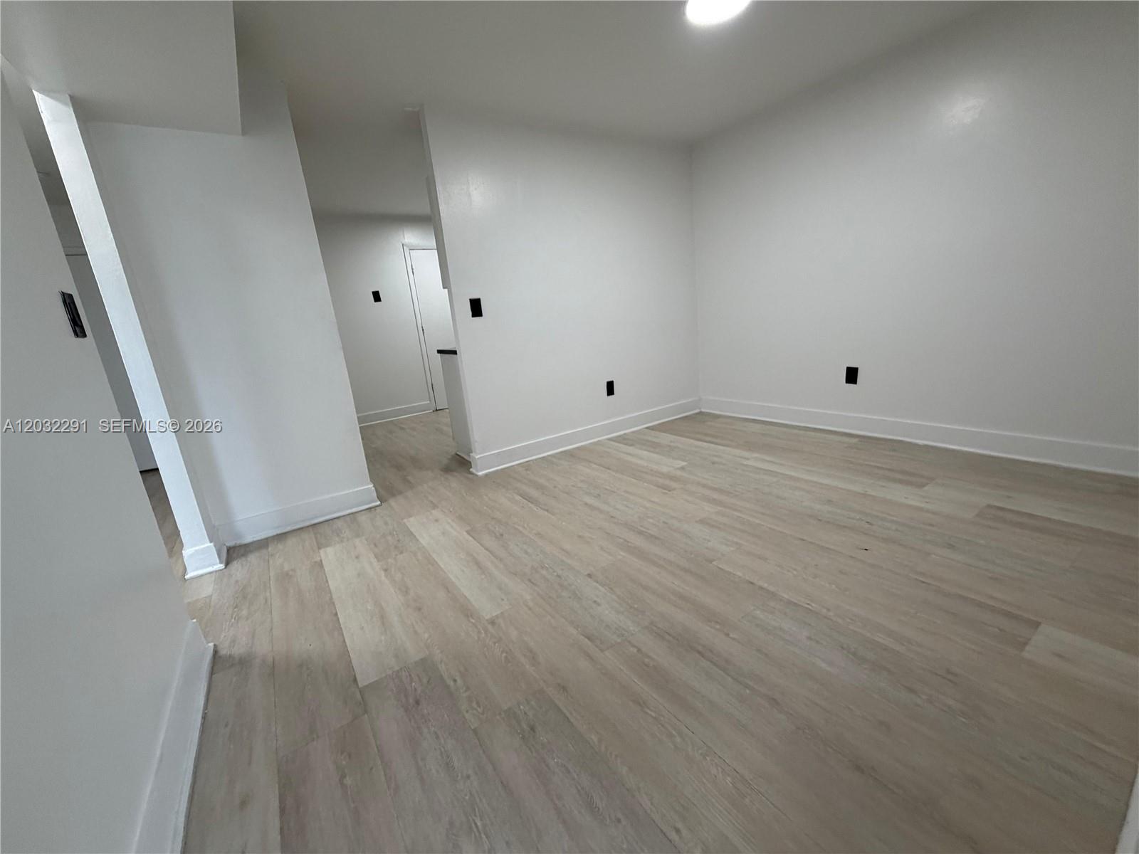 12215 W Dixie Highway 206 Property Photo 3