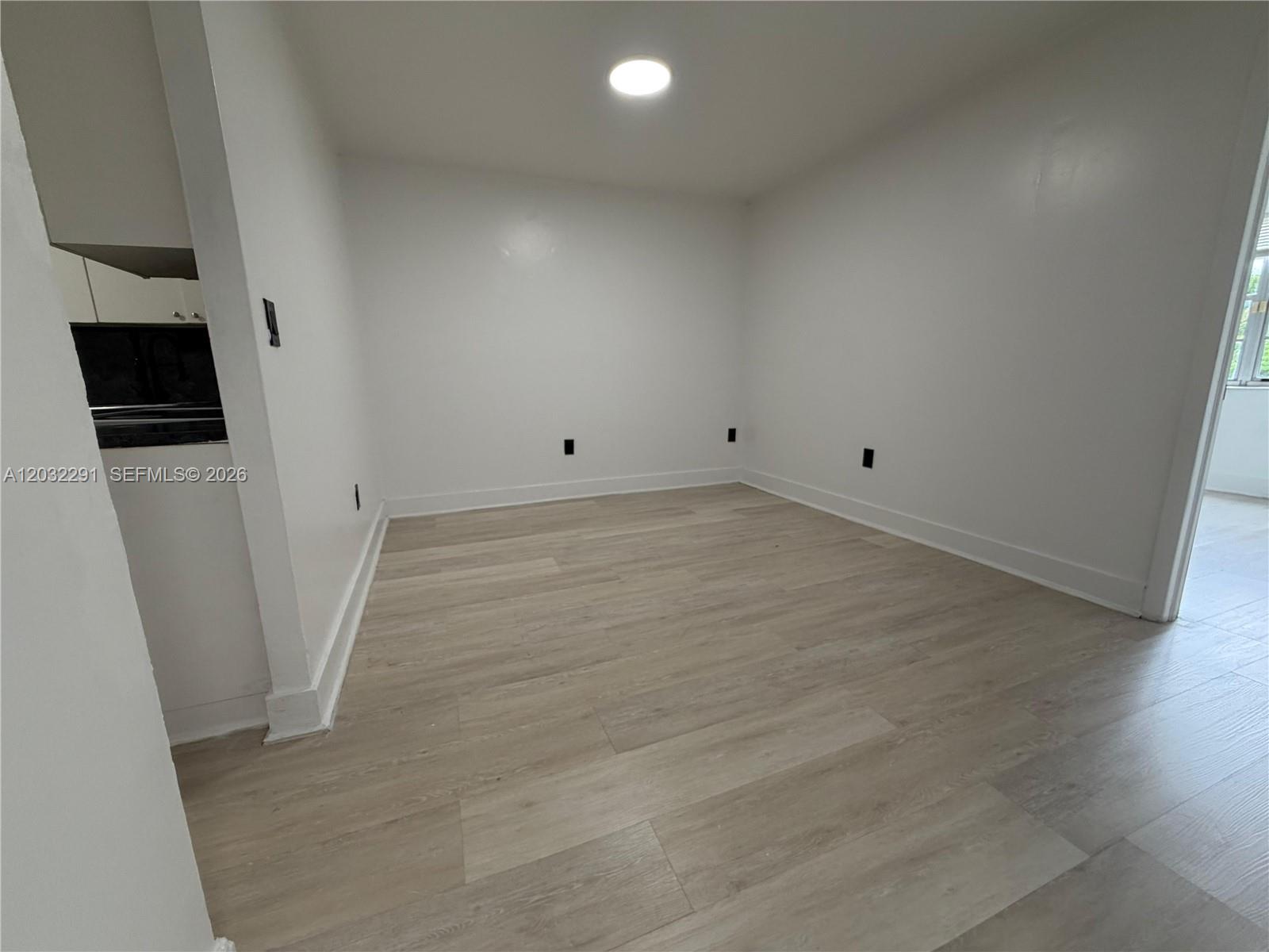 12215 W Dixie Highway 206 Property Photo 4