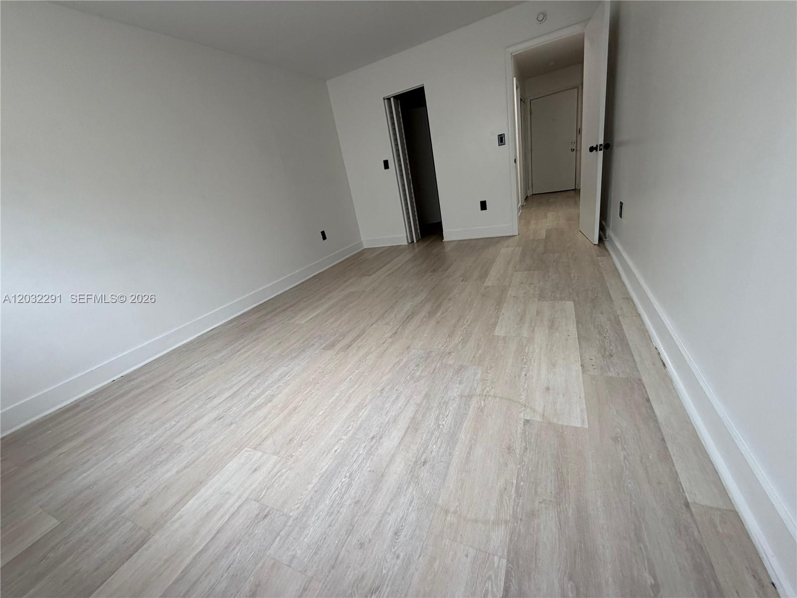 12215 W Dixie Highway 206 Property Photo 10