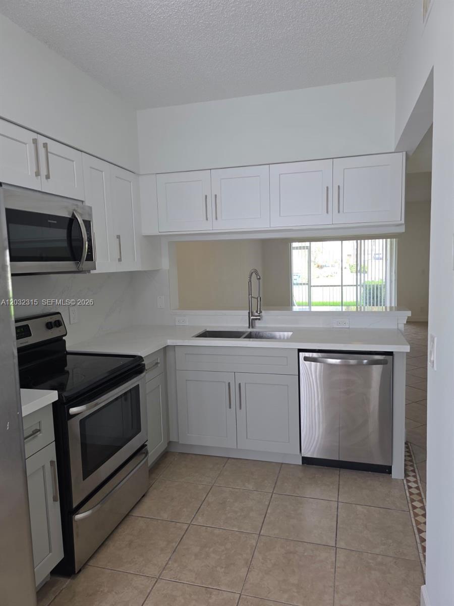 1 Simonton Circle 1 Property Photo 2