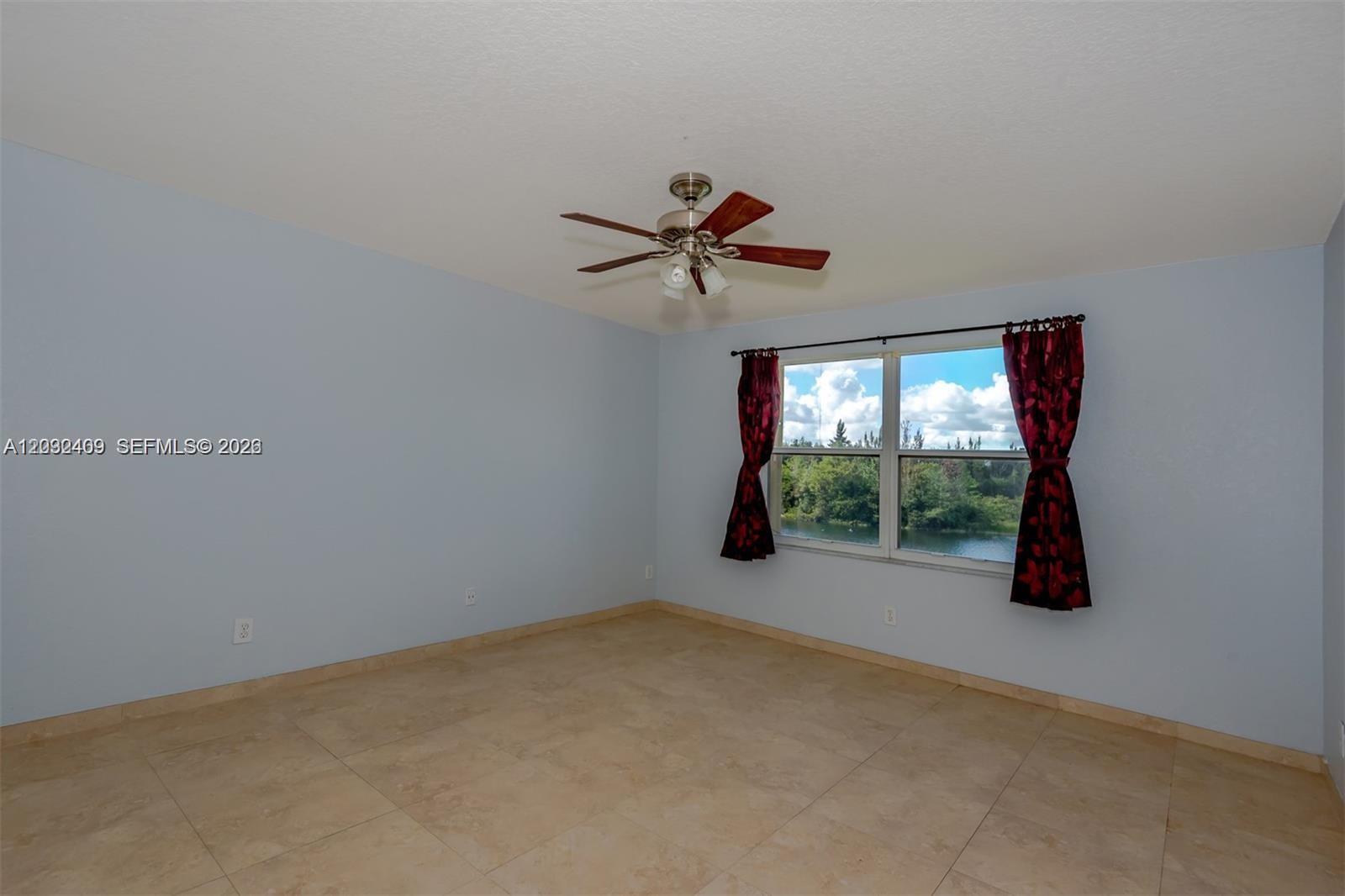 A12032409 Property Photo 3