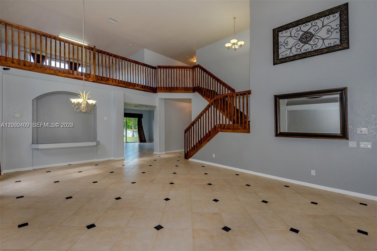 A12032409 Property Photo 14