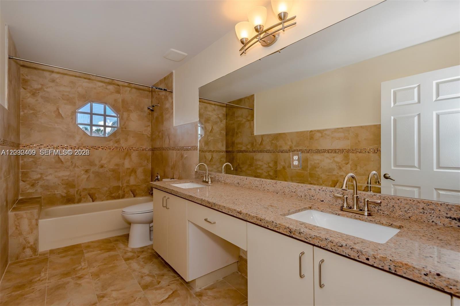 A12032409 Property Photo 18