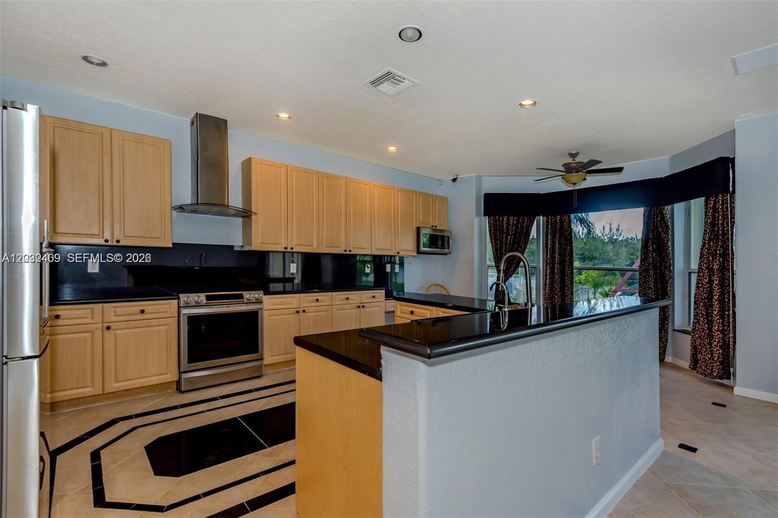 A12032409 Property Photo 22
