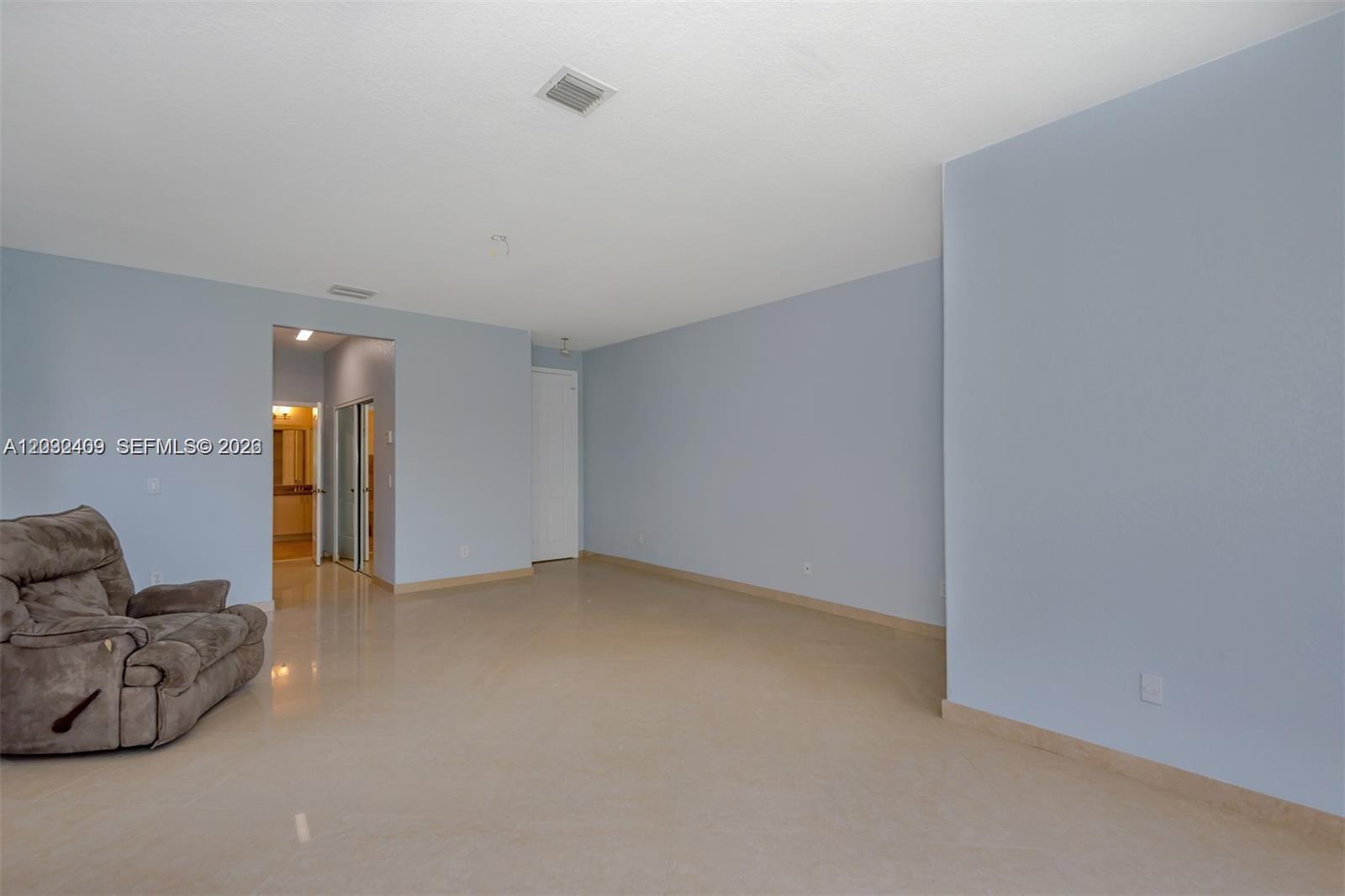 A12032409 Property Photo 29