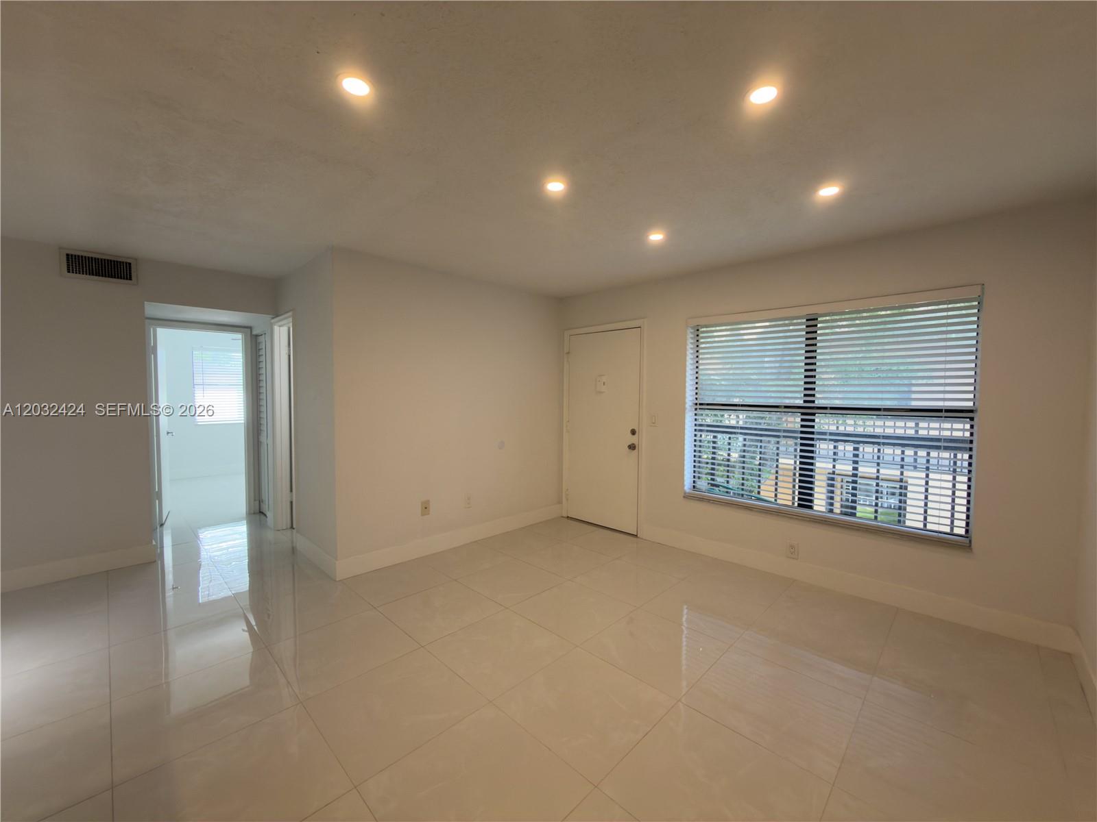 2500 W 67th Place 21-26 Property Photo 4