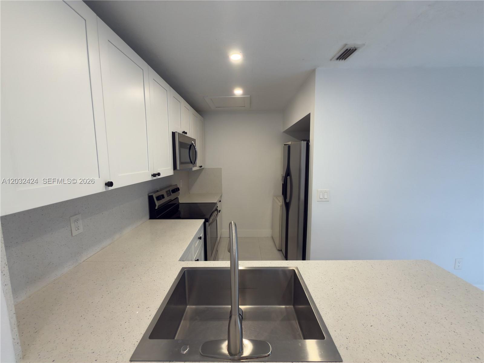 2500 W 67th Place 21-26 Property Photo 8