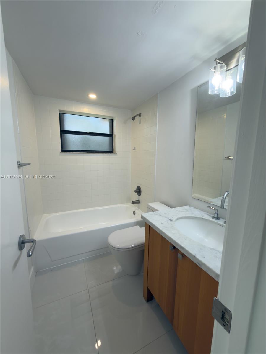2500 W 67th Place 21-26 Property Photo 12