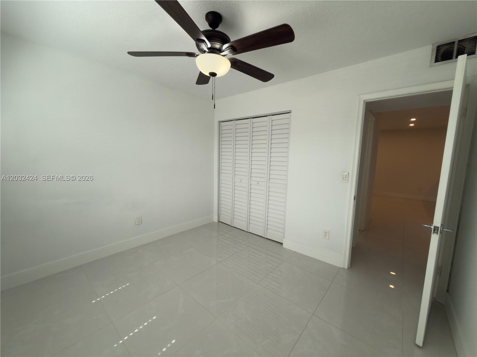 2500 W 67th Place 21-26 Property Photo 14