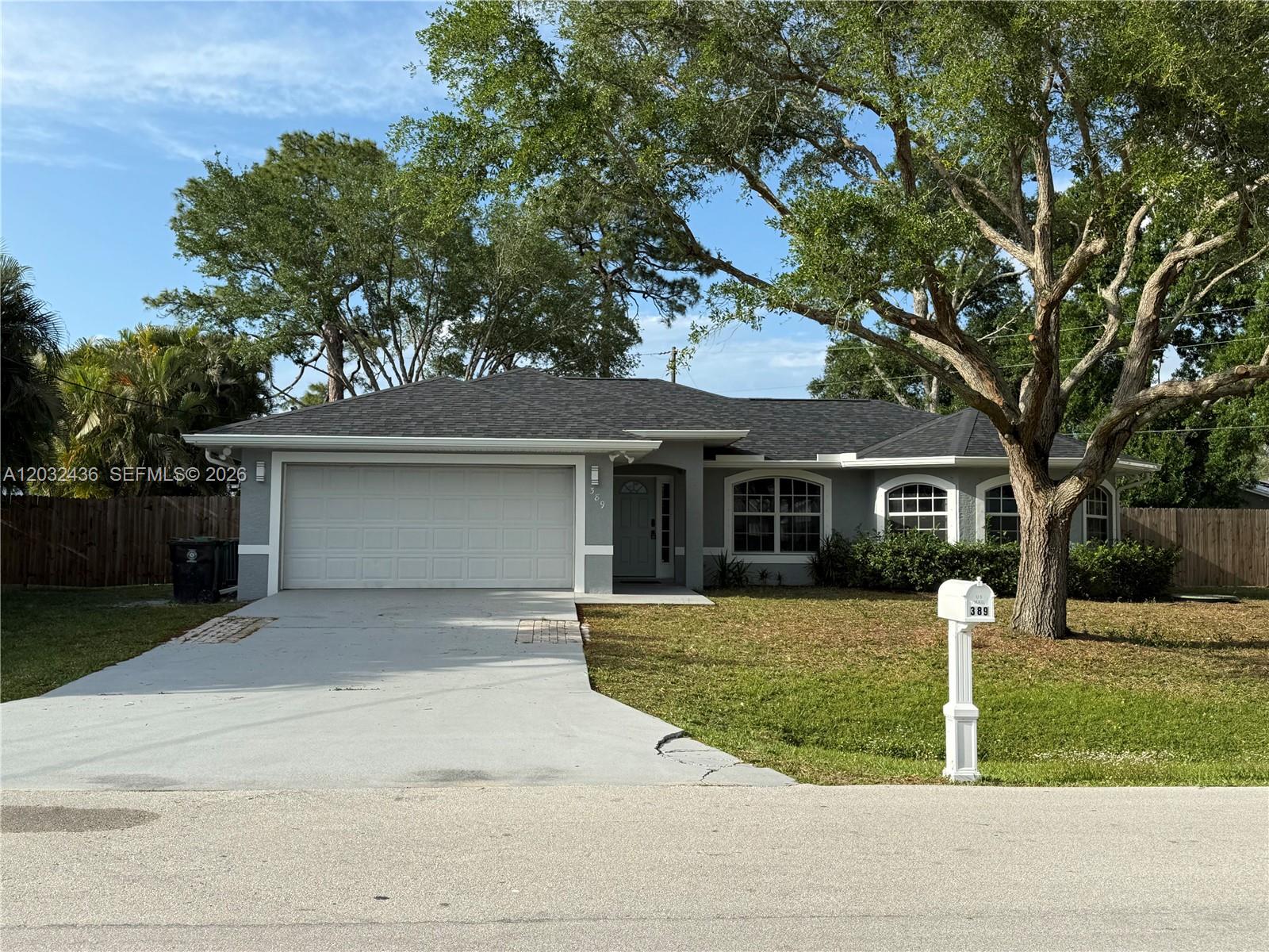 389 Ne Surfside Avenue Property Photo 1