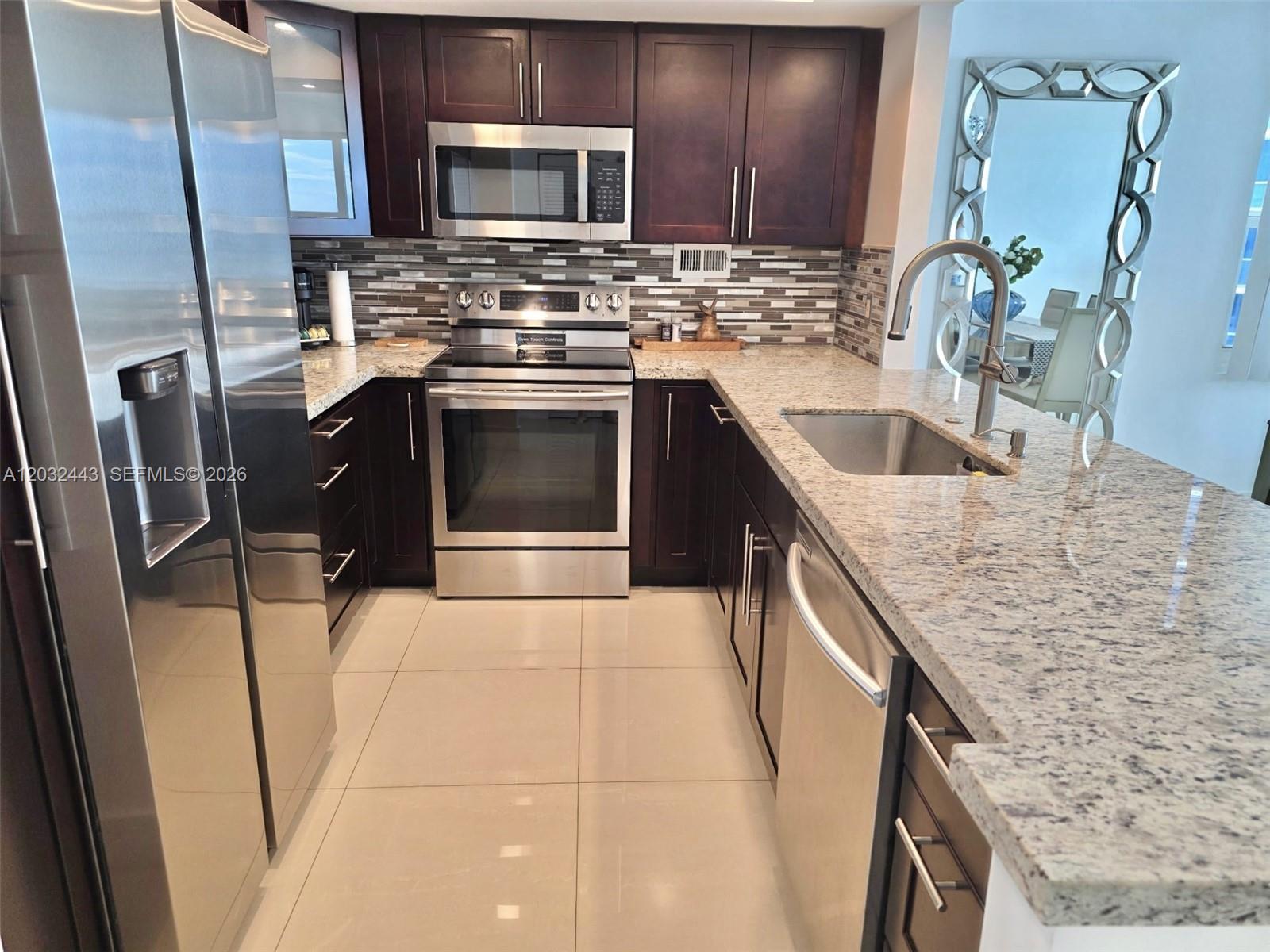 3505 S Ocean Drive Ph-6 Property Photo 8