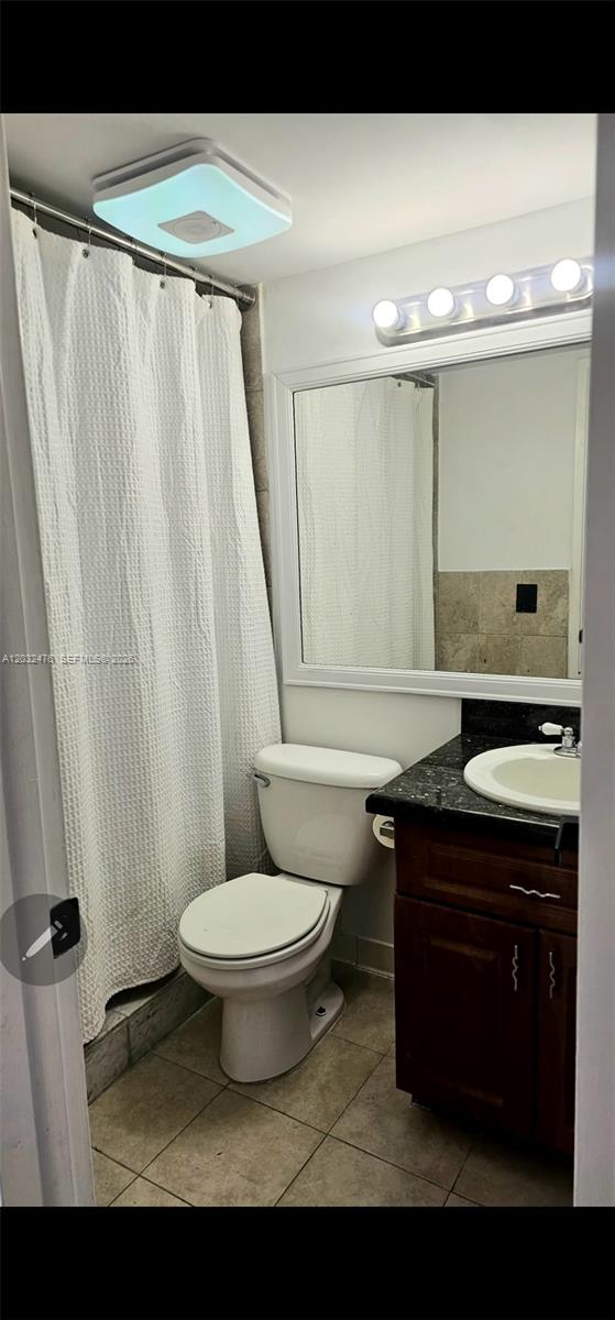4311 Crystal Lake Drive 321 Property Photo 8