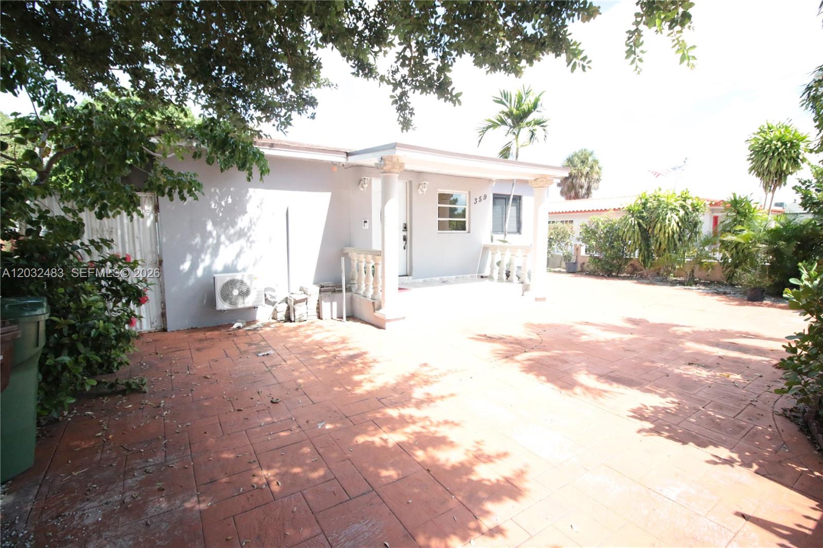 359 E 12th Street Property Photo 4