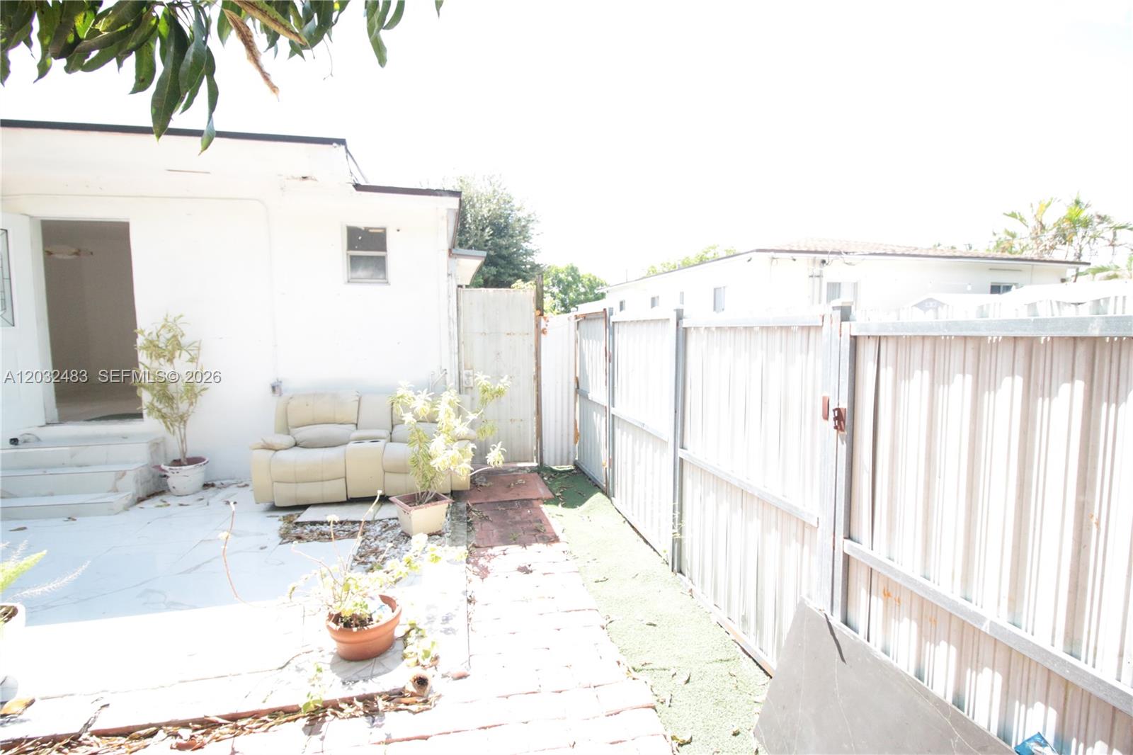 359 E 12th Street Property Photo 44