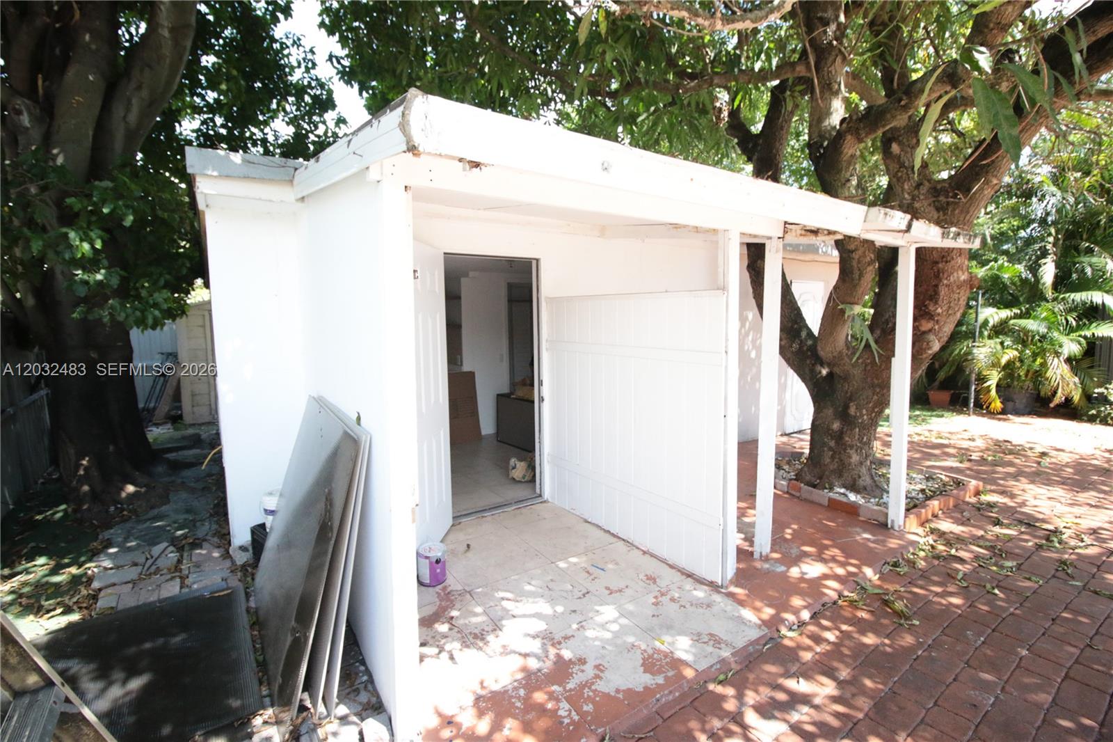 359 E 12th Street Property Photo 48