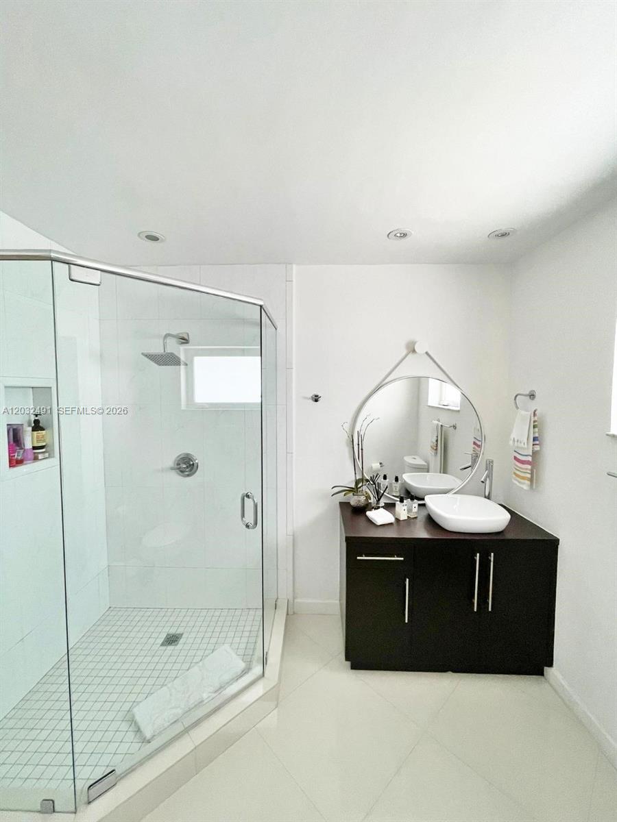 290 E Shore Drive E 290 Property Photo 8