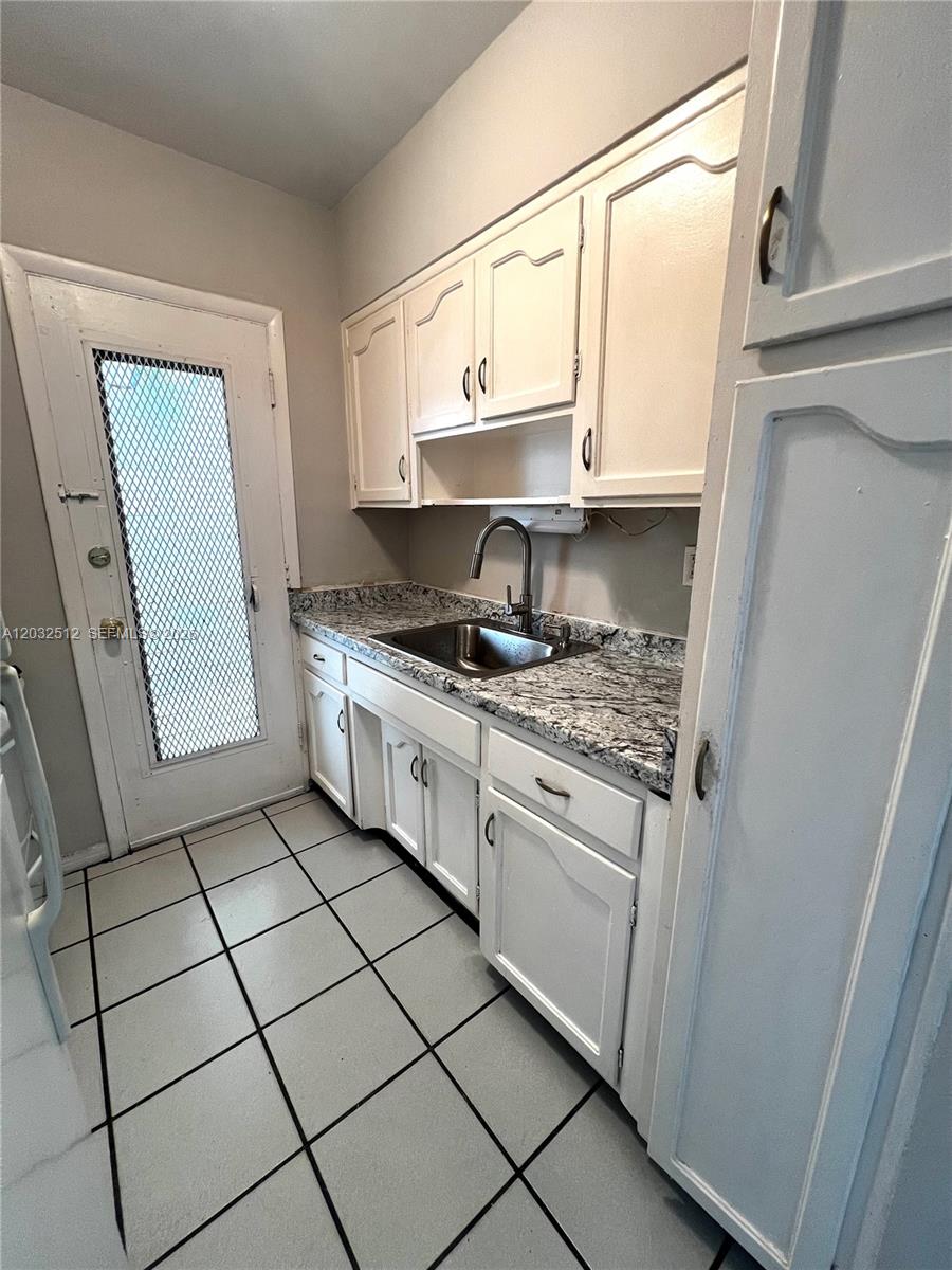 825 Euclid Avenue 9 Property Photo 7