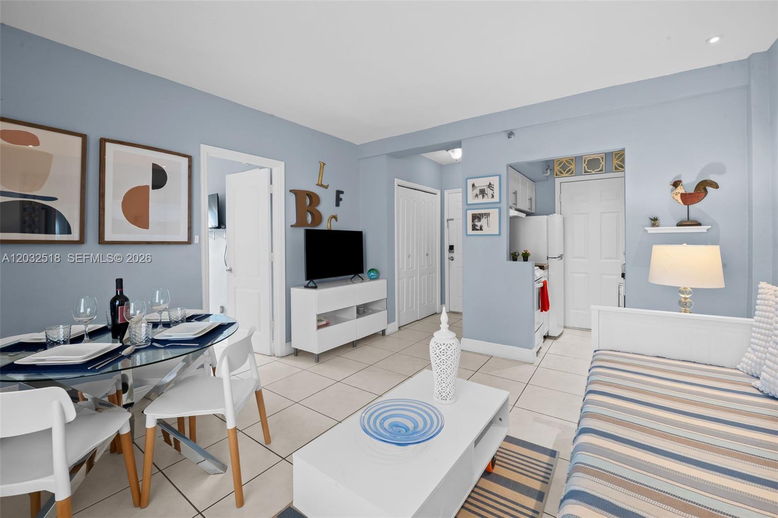 3030 Collins Avenue 4e Property Photo 14