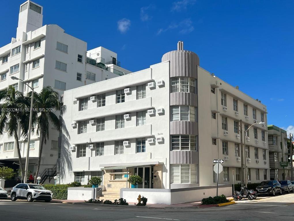 3030 Collins Avenue 4e Property Photo 15