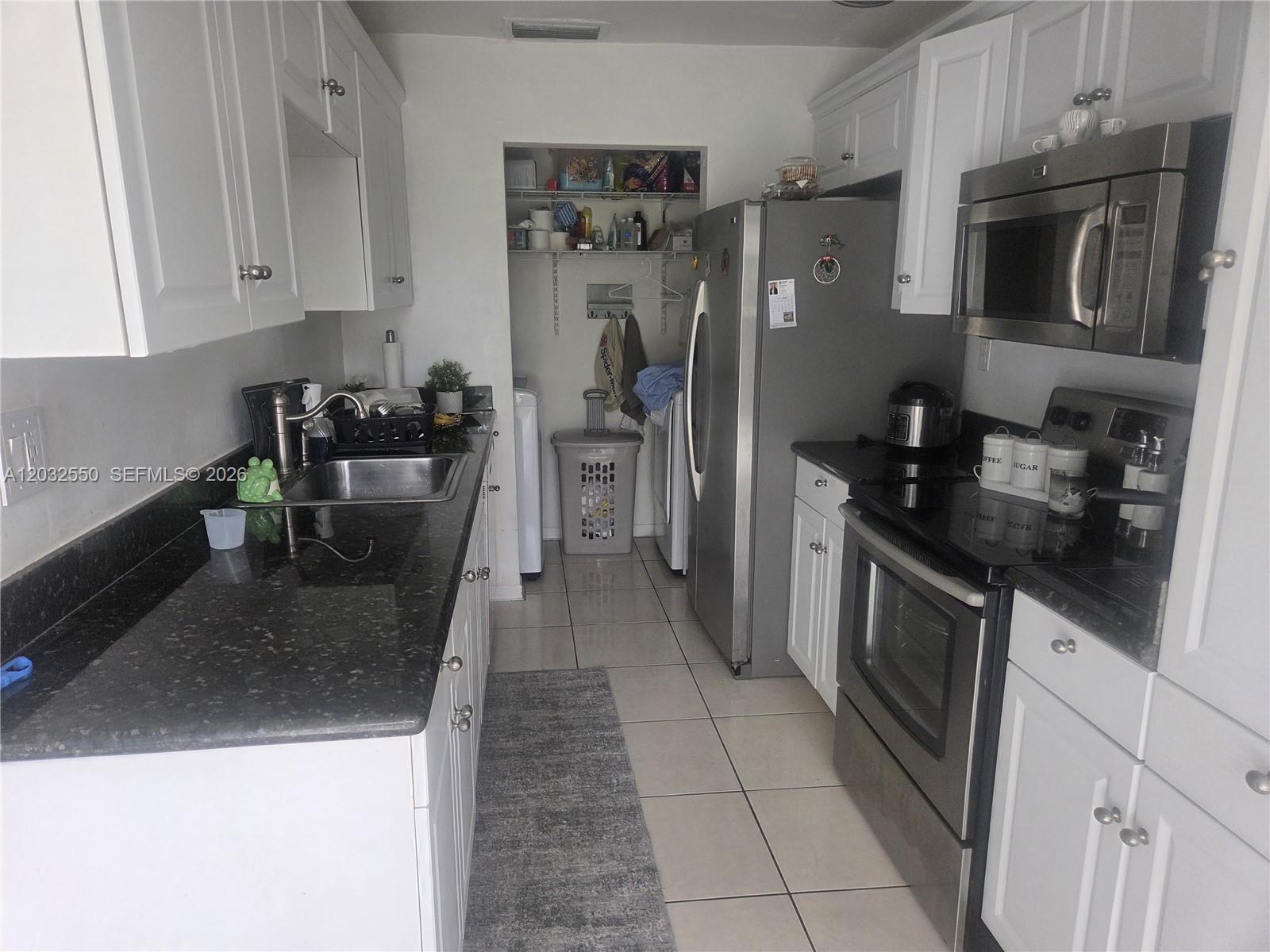 11871 Sw 123rd Place Property Photo 3