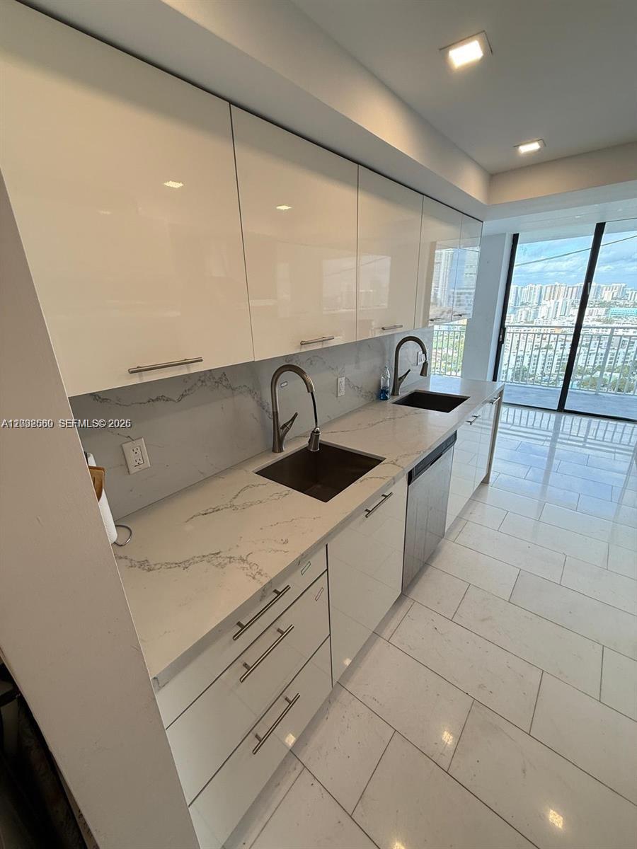 A12032580 Property Photo 3