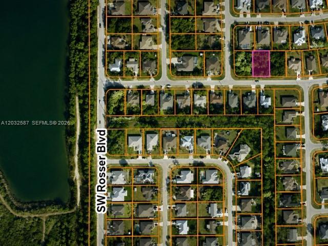 1585 Sw Mullinax Avenue Property Photo 4