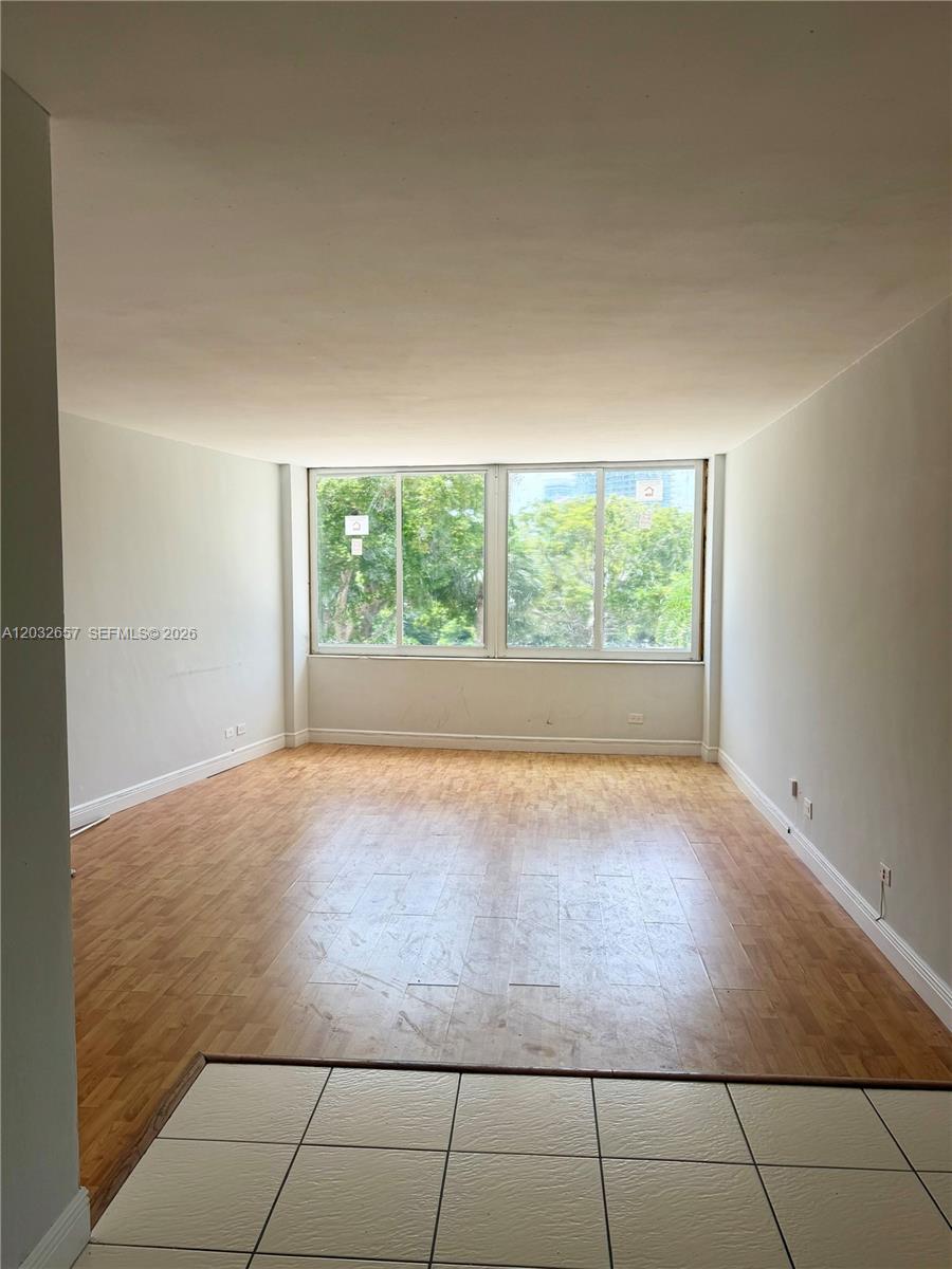 7441 Wayne Avenue 2o Property Photo 2