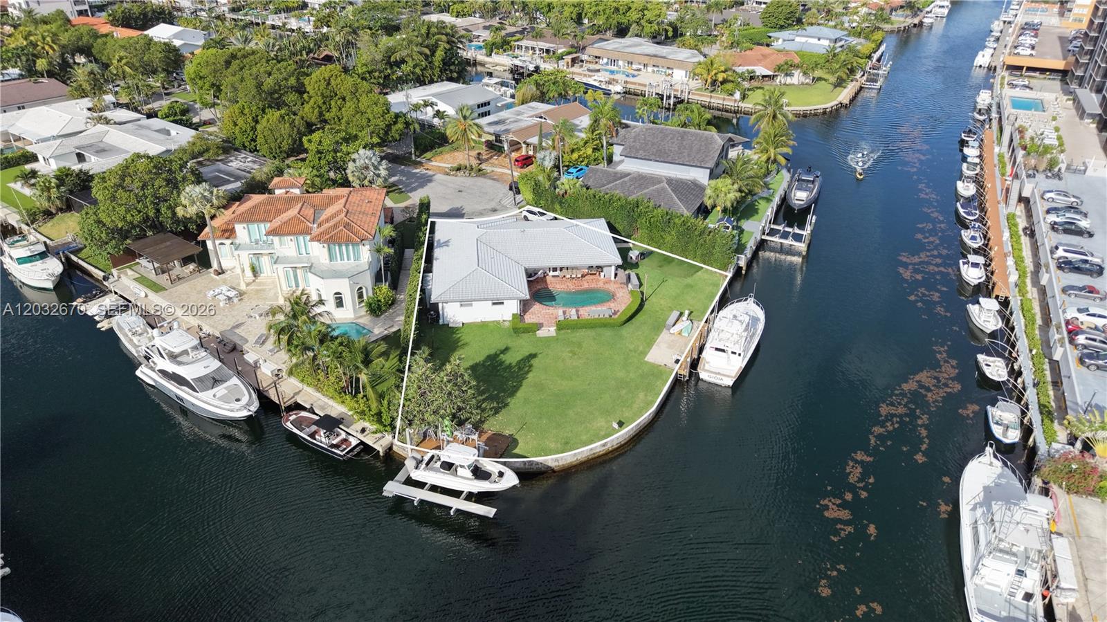 13305 Biscayne Island Terrace Property Photo 4