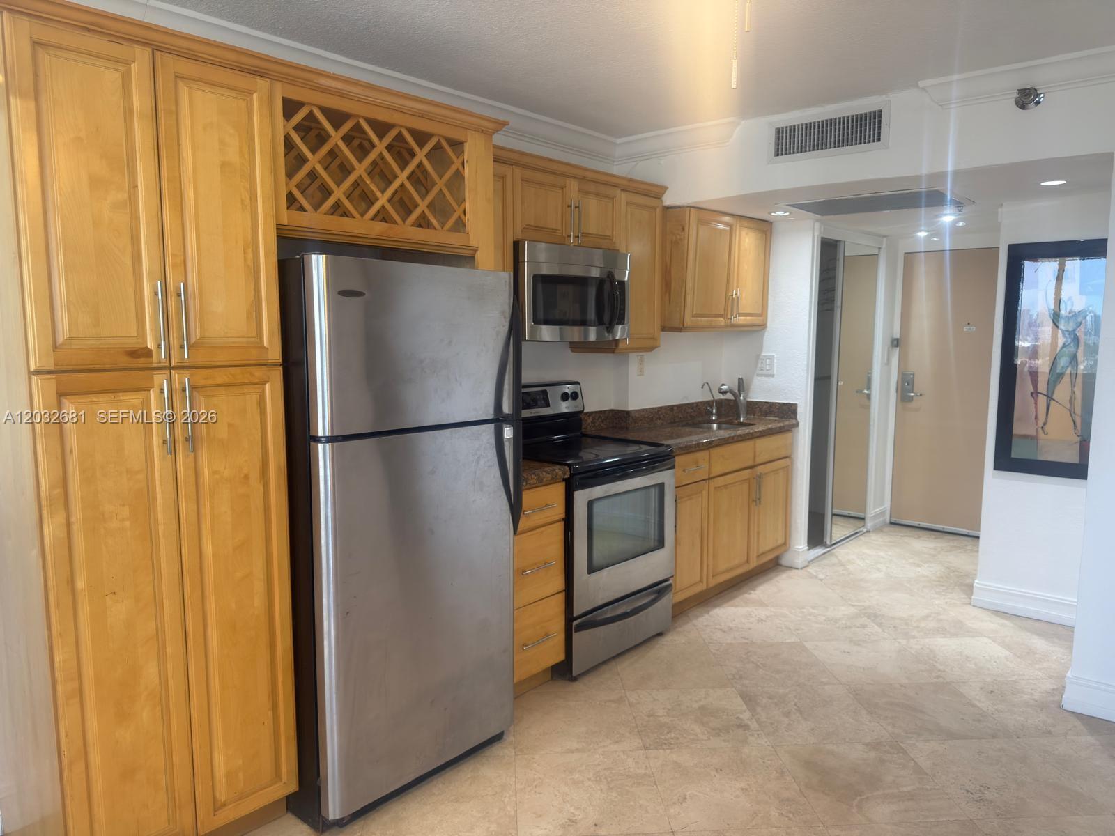 19201 Collins Avenue 1044 Property Photo 2